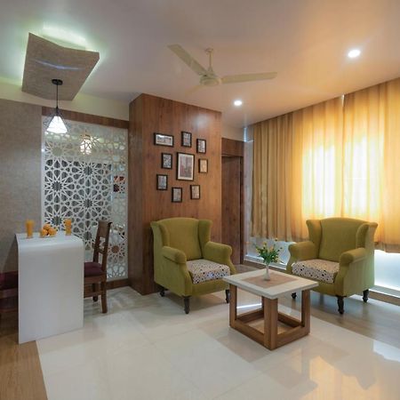 Hotel Monarch International Bangalore Luaran gambar
