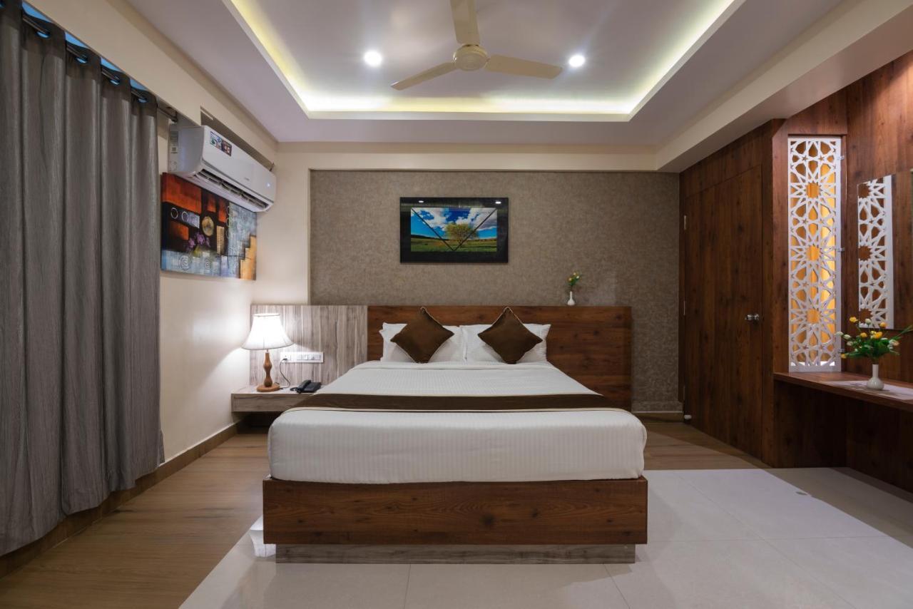 Hotel Monarch International Bangalore Luaran gambar