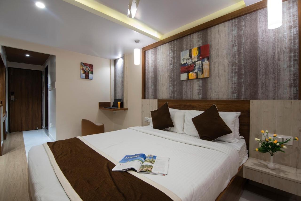 Hotel Monarch International Bangalore Luaran gambar