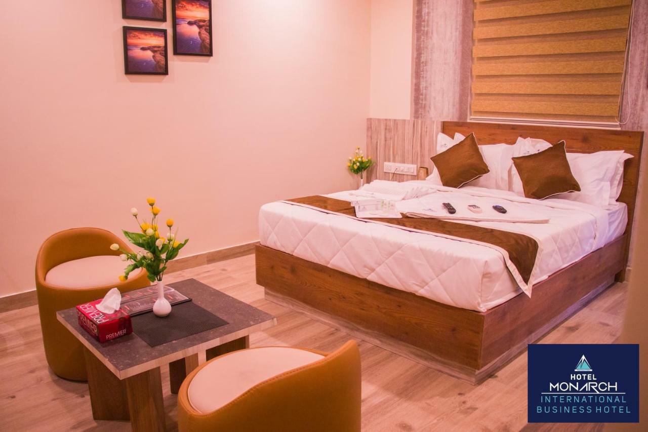Hotel Monarch International Bangalore Luaran gambar
