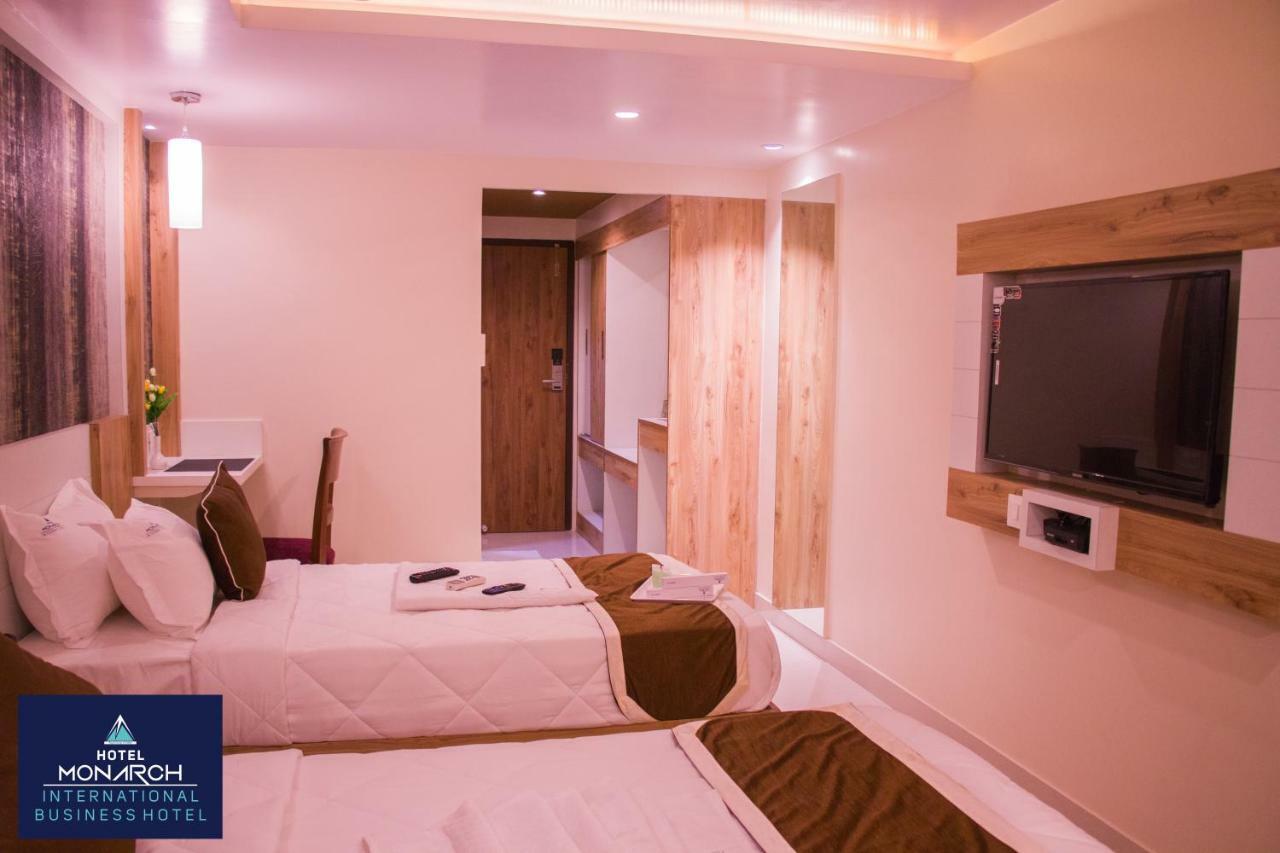 Hotel Monarch International Bangalore Luaran gambar