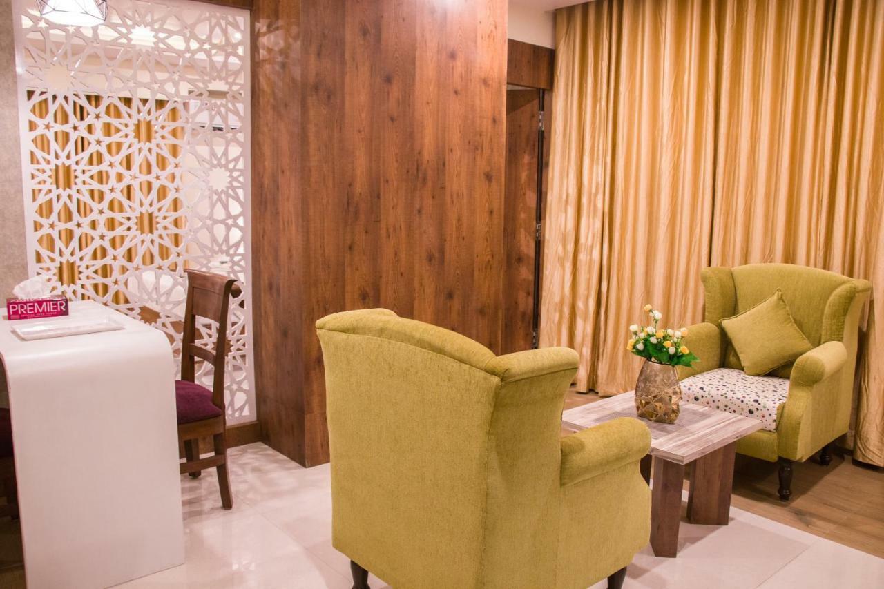 Hotel Monarch International Bangalore Luaran gambar